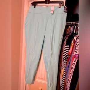 Plus Size Women’s crop legging fit pant